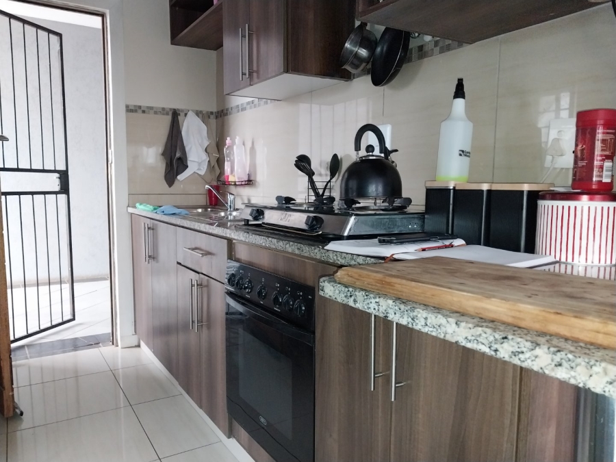 1 Bedroom Property for Sale in Bult West North West